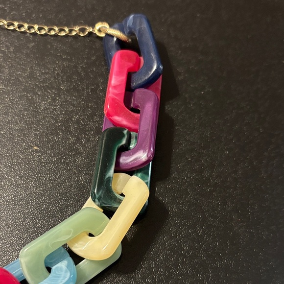 Colorful Resin Chain Link Necklace - Picture 2 of 11